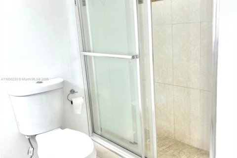 Condominio en alquiler en Palmetto Bay, Florida, 2 dormitorios, 96.06 m2 № 1881811 - foto 16