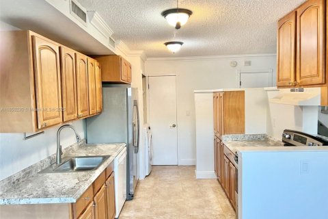 Condominio en alquiler en Palmetto Bay, Florida, 2 dormitorios, 96.06 m2 № 1881811 - foto 2