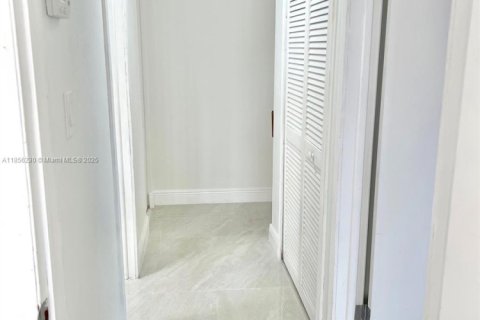 Condominio en alquiler en Palmetto Bay, Florida, 2 dormitorios, 96.06 m2 № 1881811 - foto 12