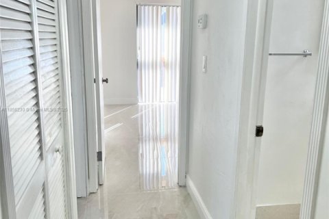 Condominio en alquiler en Palmetto Bay, Florida, 2 dormitorios, 96.06 m2 № 1881811 - foto 11