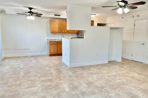 Condominio en alquiler en Palmetto Bay, Florida, 2 dormitorios, 96.06 m2 № 1881811 - foto 3