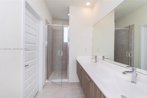 Condo in Doral, Florida, 3 bedrooms  № 1986090 - photo 10