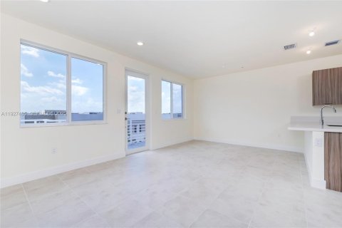 Condo in Doral, Florida, 3 bedrooms  № 1986090 - photo 6