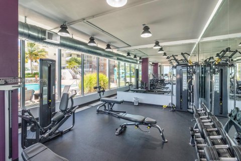 Condo in Miami Beach, Florida, 2 bedrooms № 2048322 - photo 17