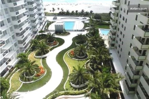 Condo in Miami Beach, Florida, 2 bedrooms № 2048322 - photo 21
