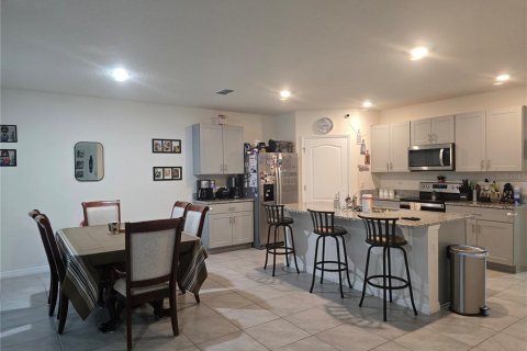 House in Kissimmee, Florida 4 bedrooms, 171.5 sq.m. № 1662466 - photo 14