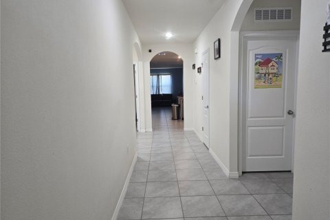 House in Kissimmee, Florida 4 bedrooms, 171.5 sq.m. № 1662466 - photo 9