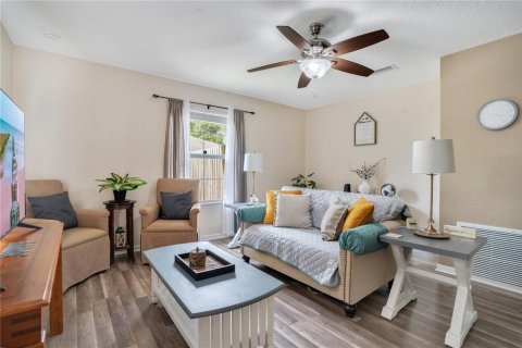 Casa en venta en Orange City, Florida, 3 dormitorios, 112.41 m2 № 1822554 - foto 6