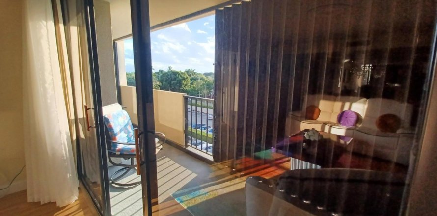 Condominio en West Palm Beach, Florida, 2 dormitorios № 945493