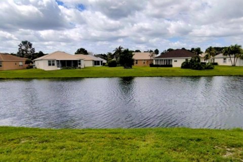 House in Port St. Lucie, Florida 2 bedrooms, 114.55 sq.m. № 2086486 - photo 4