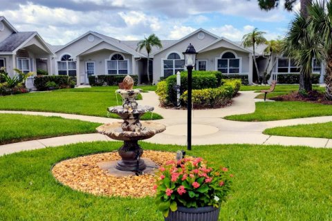 House in Port St. Lucie, Florida 2 bedrooms, 114.55 sq.m. № 2086486 - photo 3