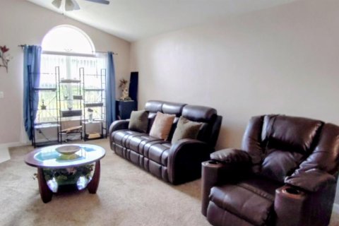 House in Port St. Lucie, Florida 2 bedrooms, 114.55 sq.m. № 2086486 - photo 15