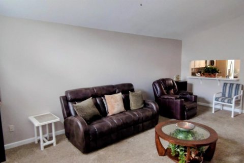 House in Port St. Lucie, Florida 2 bedrooms, 114.55 sq.m. № 2086486 - photo 16