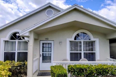 House in Port St. Lucie, Florida 2 bedrooms, 114.55 sq.m. № 2086486