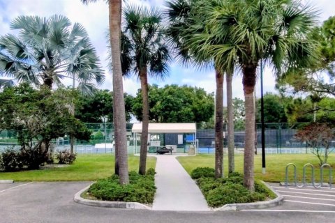 House in Port St. Lucie, Florida 2 bedrooms, 114.55 sq.m. № 2086486 - photo 30