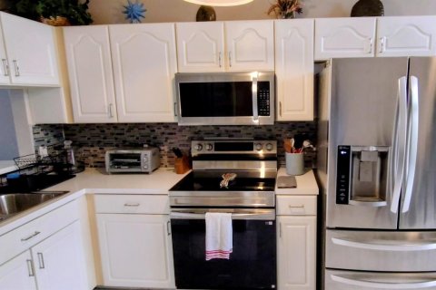 House in Port St. Lucie, Florida 2 bedrooms, 114.55 sq.m. № 2086486 - photo 13