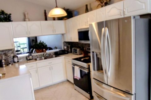 House in Port St. Lucie, Florida 2 bedrooms, 114.55 sq.m. № 2086486 - photo 11