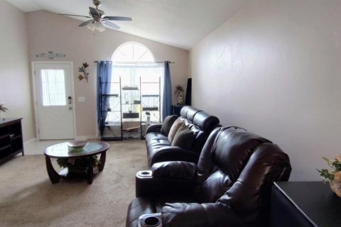 House in Port St. Lucie, Florida 2 bedrooms, 114.55 sq.m. № 2086486 - photo 19