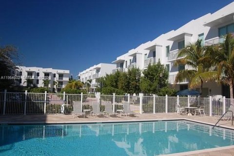 Condominio en alquiler en Hollywood, Florida, 3 dormitorios, 197.6 m2 № 2009278 - foto 16