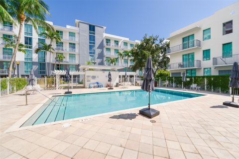 Condominio en alquiler en Hollywood, Florida, 3 dormitorios, 197.6 m2 № 2009278 - foto 2