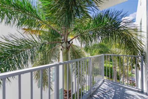 Condominio en alquiler en Hollywood, Florida, 3 dormitorios, 197.6 m2 № 2009278 - foto 10