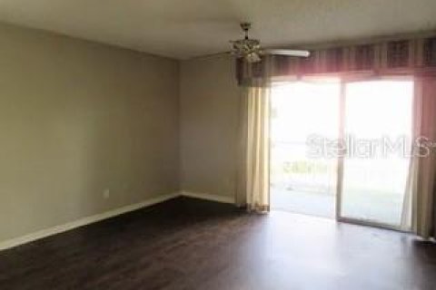 Condominio en alquiler en Saint Petersburg, Florida, 2 dormitorios, 84.08 m2 № 1910424 - foto 9