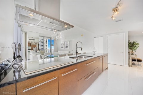 Condominio en alquiler en Miami, Florida, 2 dormitorios, 123.28 m2 № 1947542 - foto 7