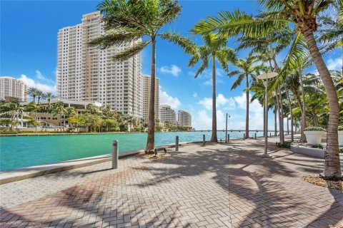 Condominio en alquiler en Miami, Florida, 2 dormitorios, 123.28 m2 № 1947542 - foto 24