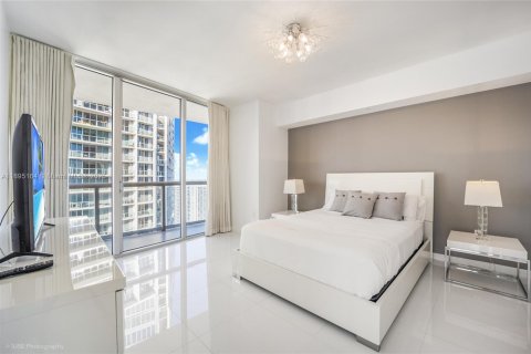 Condominio en alquiler en Miami, Florida, 2 dormitorios, 123.28 m2 № 1947542 - foto 8