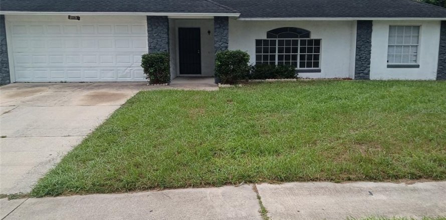 House in Deltona, Florida 4 bedrooms, 171.31 sq.m. № 2280437