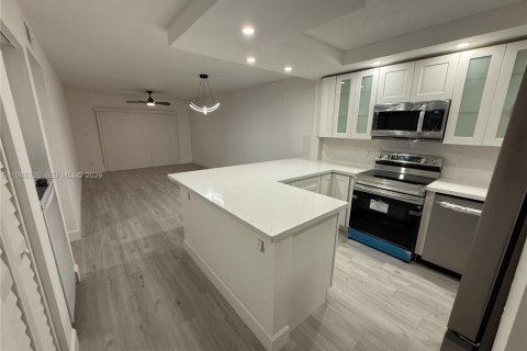 Copropriété à louer à Coral Springs, Floride: 2 chambres, 78.04 m2 № 2047928 - photo 3