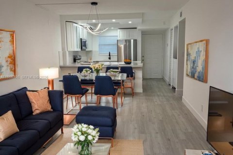 Copropriété à louer à Coral Springs, Floride: 2 chambres, 78.04 m2 № 2047928 - photo 2