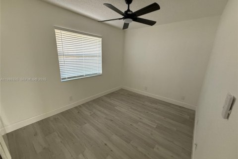 Copropriété à louer à Coral Springs, Floride: 2 chambres, 78.04 m2 № 2047928 - photo 11