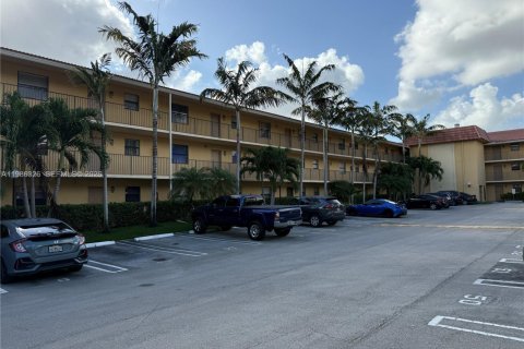 Copropriété à louer à Coral Springs, Floride: 2 chambres, 78.04 m2 № 2047928 - photo 15
