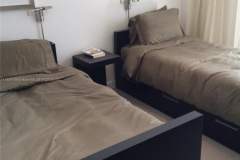 Condo in Miami Beach, Florida, 2 bedrooms  № 1953410 - photo 6