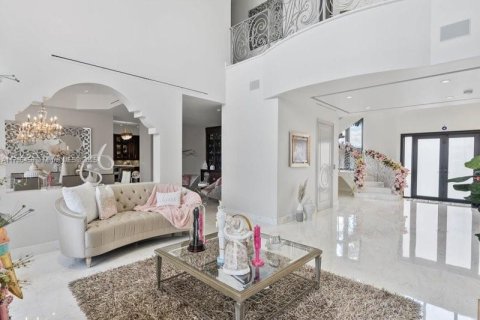 Villa ou maison à vendre à North Miami Beach, Floride: 6 chambres, 505.95 m2 № 1697897 - photo 13