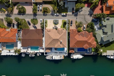 Villa ou maison à vendre à North Miami Beach, Floride: 6 chambres, 505.95 m2 № 1697897 - photo 5