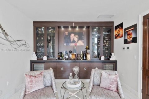 Villa ou maison à vendre à North Miami Beach, Floride: 6 chambres, 505.95 m2 № 1697897 - photo 16