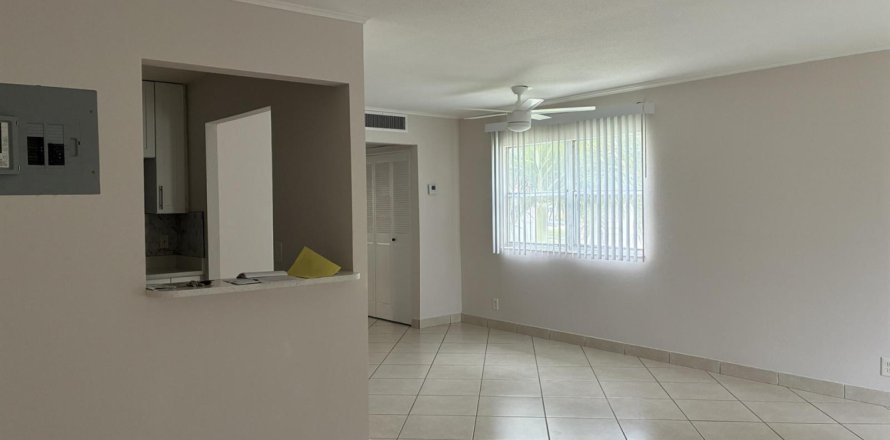 Condo in Delray Beach, Florida, 1 bedroom  № 2361847