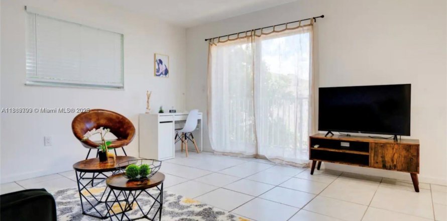 Apartamento en Miami, Florida 2 dormitorios, 1289.86 m2 № 2013350