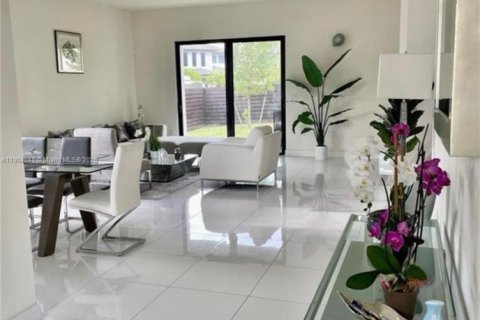 Villa ou maison à vendre à Miami Lakes, Floride: 5 chambres, 283.35 m2 № 1954901 - photo 12