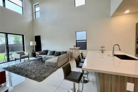 Villa ou maison à vendre à Miami Lakes, Floride: 5 chambres, 283.35 m2 № 1954901 - photo 8