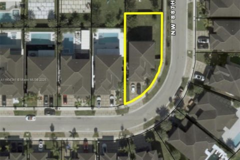 Villa ou maison à vendre à Miami Lakes, Floride: 5 chambres, 283.35 m2 № 1954901 - photo 21