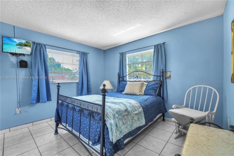 House in Miami Gardens, Florida 4 bedrooms, 196.12 sq.m. № 1745631 - photo 9