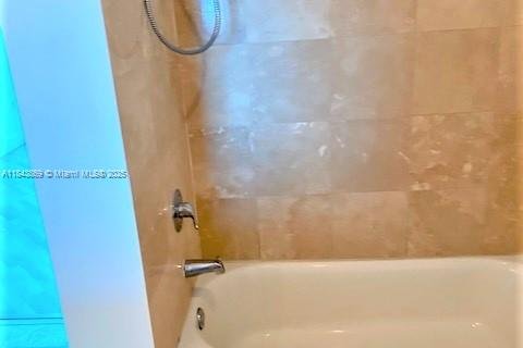 Copropriété à vendre à Miami, Floride: 2 chambres, 88.07 m2 № 1841201 - photo 12