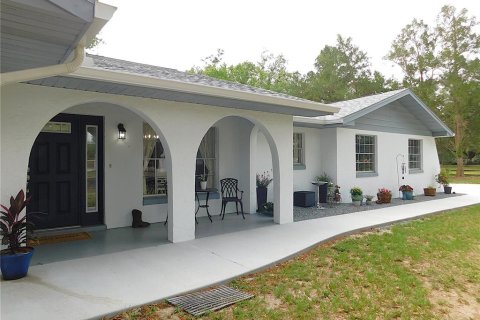 House in Ocala, Florida 3 bedrooms, 177.91 sq.m. № 2103190 - photo 12