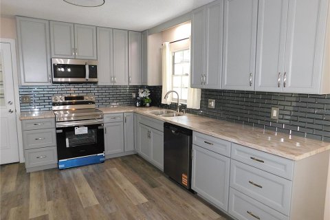 House in Ocala, Florida 3 bedrooms, 177.91 sq.m. № 2103190 - photo 24