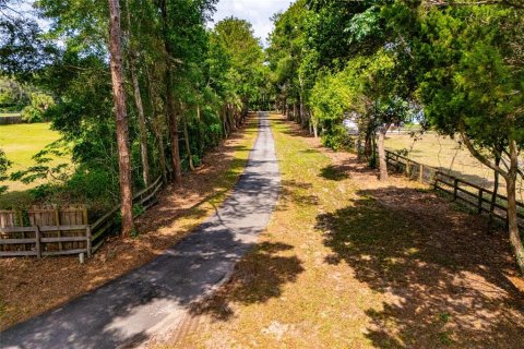 House in Ocala, Florida 3 bedrooms, 177.91 sq.m. № 2103190 - photo 6