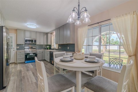 House in Ocala, Florida 3 bedrooms, 177.91 sq.m. № 2103190 - photo 23