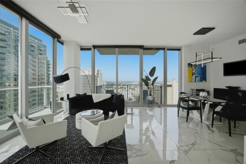 Condo in Tampa, Florida, 2 bedrooms № 2198240 - photo 6